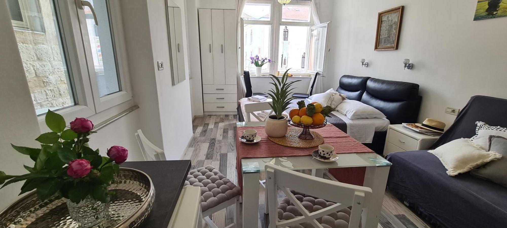 Old Square View Apartment สปลิท ภายนอก รูปภาพ
