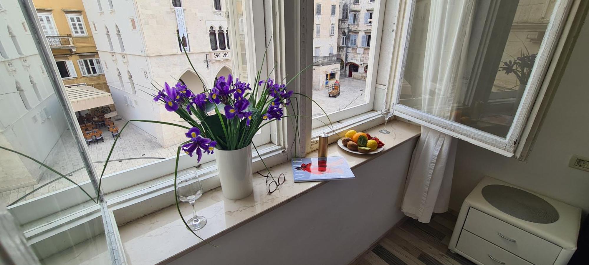Old Square View Apartment สปลิท ภายนอก รูปภาพ